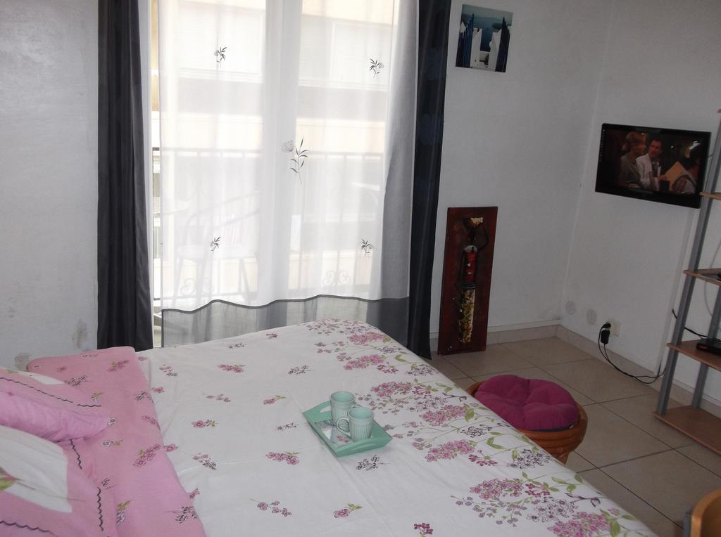 CANET Plage appartement 1 chambre , climatisation, parking sécurisé couvert Extérieur photo